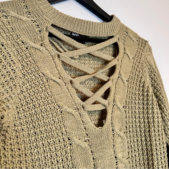 Green Cableknit Long Sleeve Sweater Dress - Picture 6 of 9